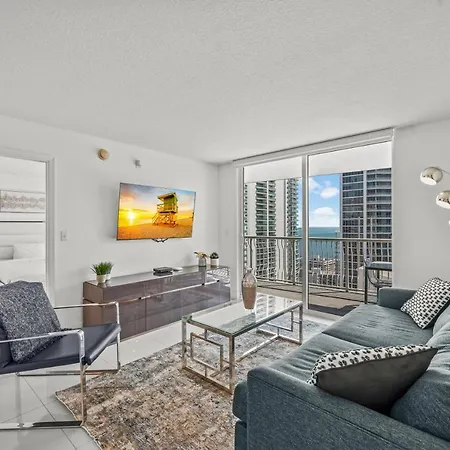Luxurious Condo With Parking In Brickell Miami
